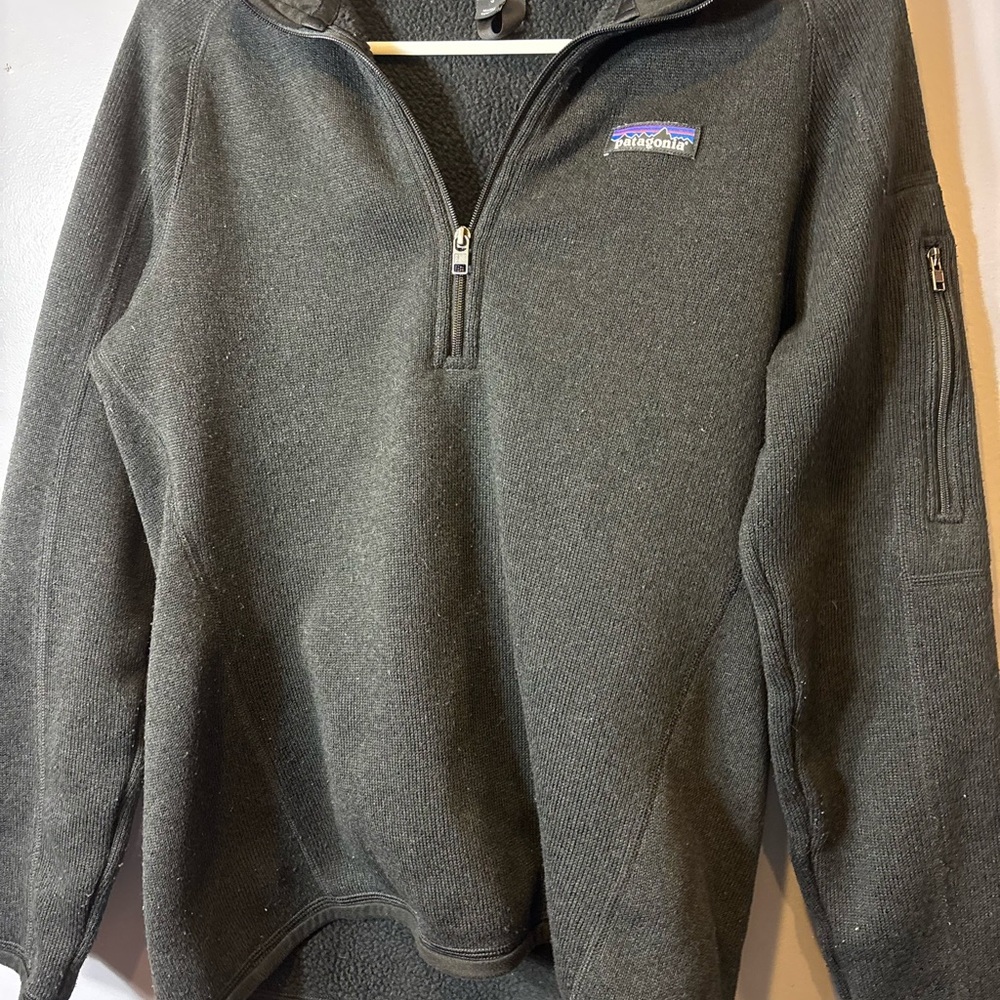 Patagonia Women’s Black Better Sweater! - Picture 5 of 7